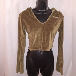 Green Cropped Fitted Hoodie with Long Sleeves